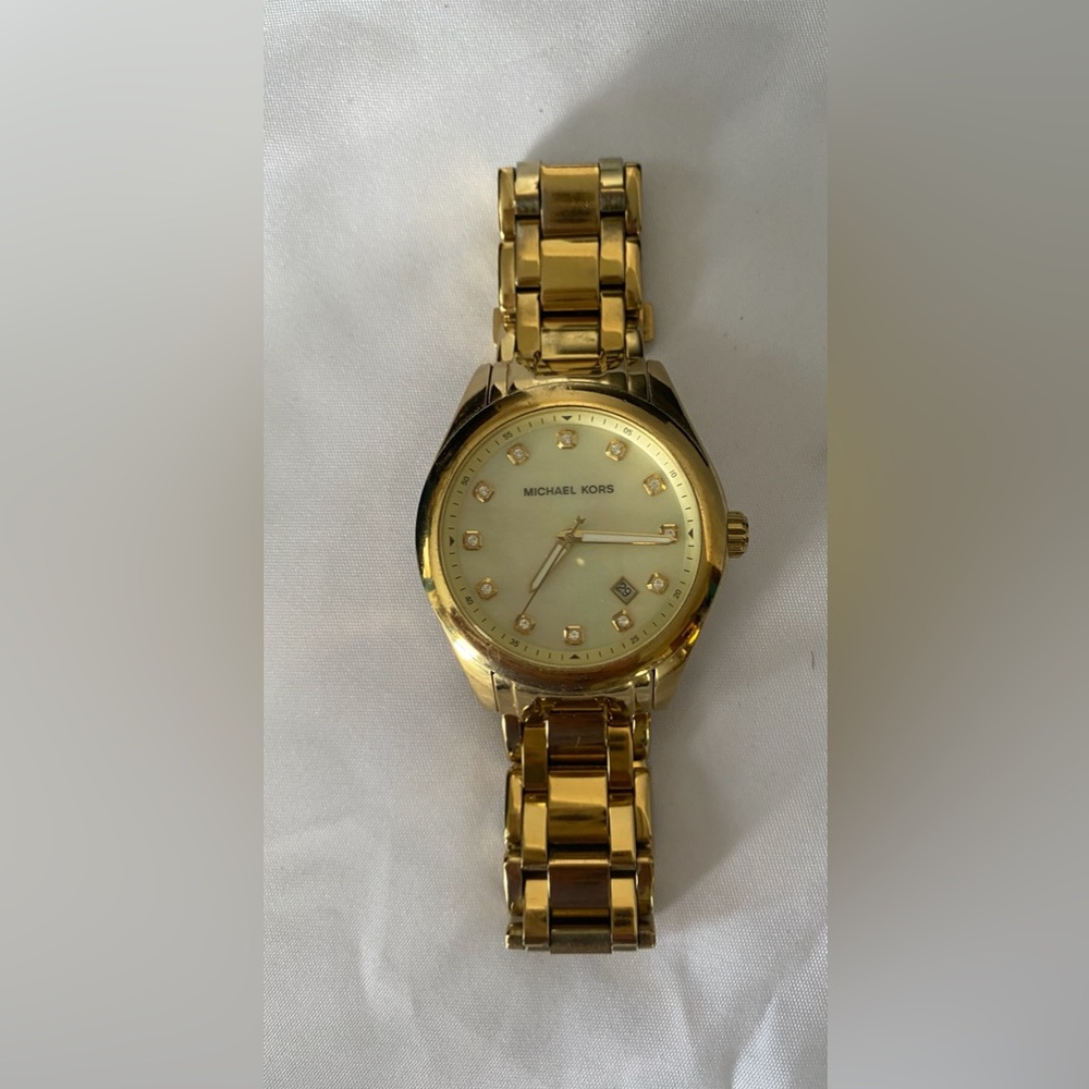 Michael Kors Gold and Cream Women's Watch New battery-in working condition - Picture 3 of 5